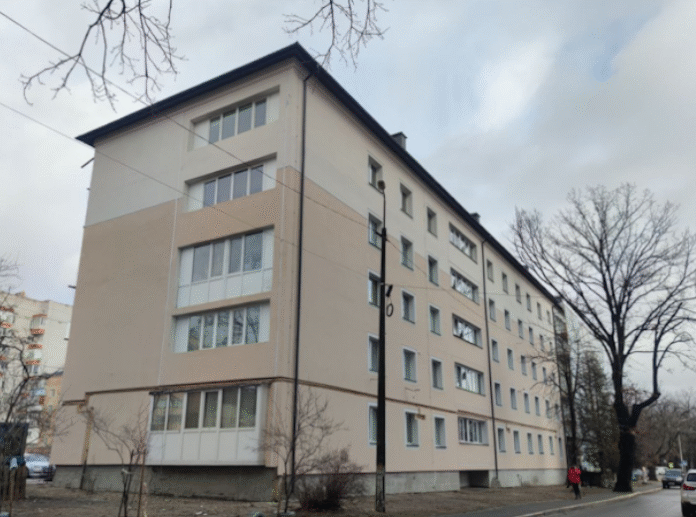 Суд зобов’язав підрядника повернути майже 1,5 млн грн на ремонті багатоповерхівки у Бучі