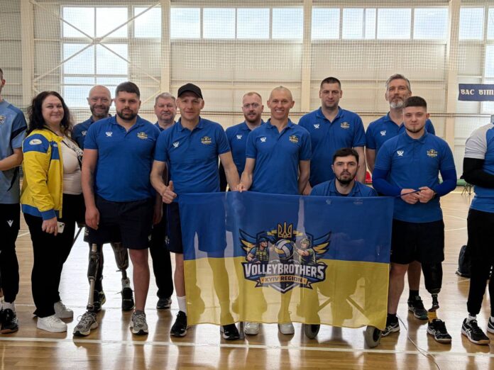 «VolleyBrothers» із Київщини здобули дві перемоги на старті Чемпіонату України з волейболу сидячи