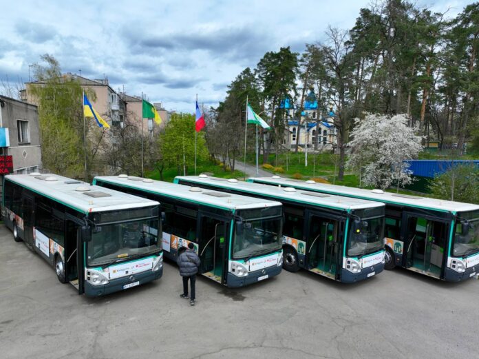 Бучанська громада отримала чотири пасажирські автобуси
