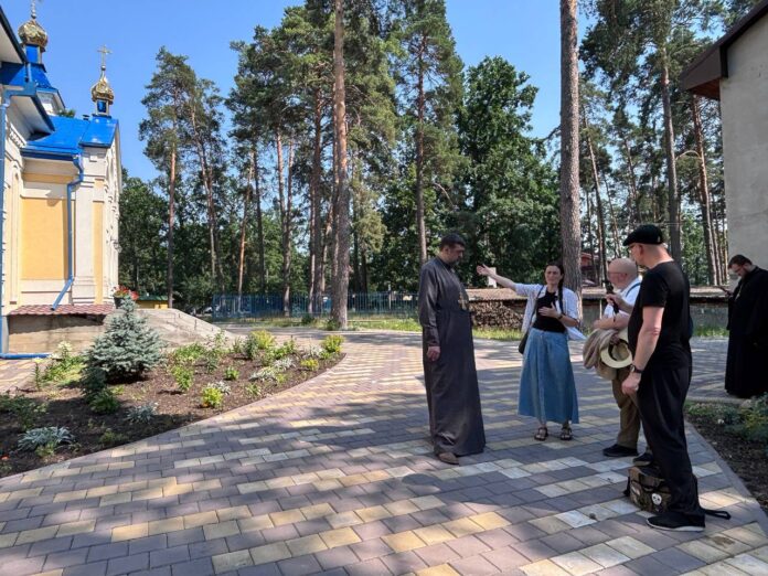 Шведські експерти відвідали Бучу, щоб дослідити роль релігії та вплив російської православної церкви