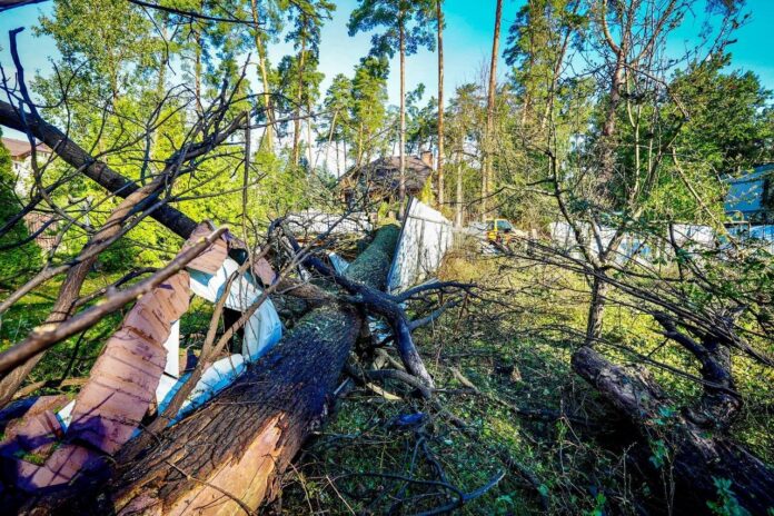 Ворожий обстріл пошкодив 20 приватних будинків у Бучі