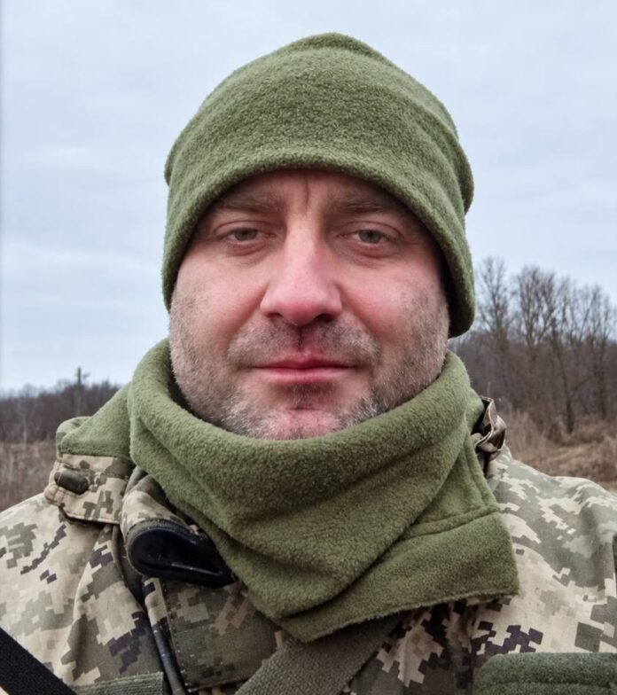 У Бучі попрощаються із Захисником Романом Пашкіним